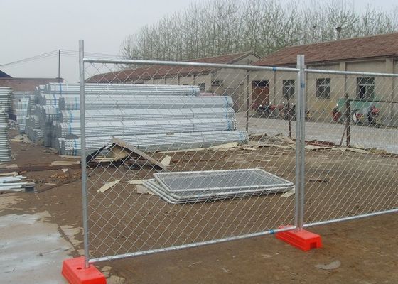 Easily Assembled Portable Chain Link Fence With Low Carbon Steel Wire Material