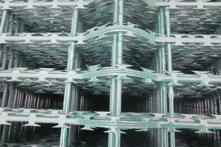 Hot Dip Galvanized Concertina Razor Bladed Barbed Wire Mesh Fences For Market