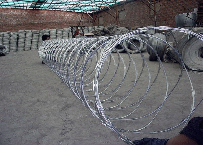 Factory Supply Galvanized Concertina Wire And Razor Barbed Wire For Fence